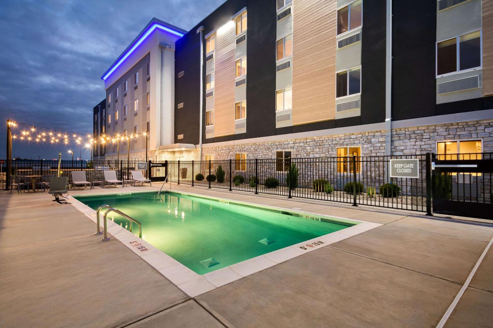 Everhome Suites Lexington - Horse Park Luaran gambar