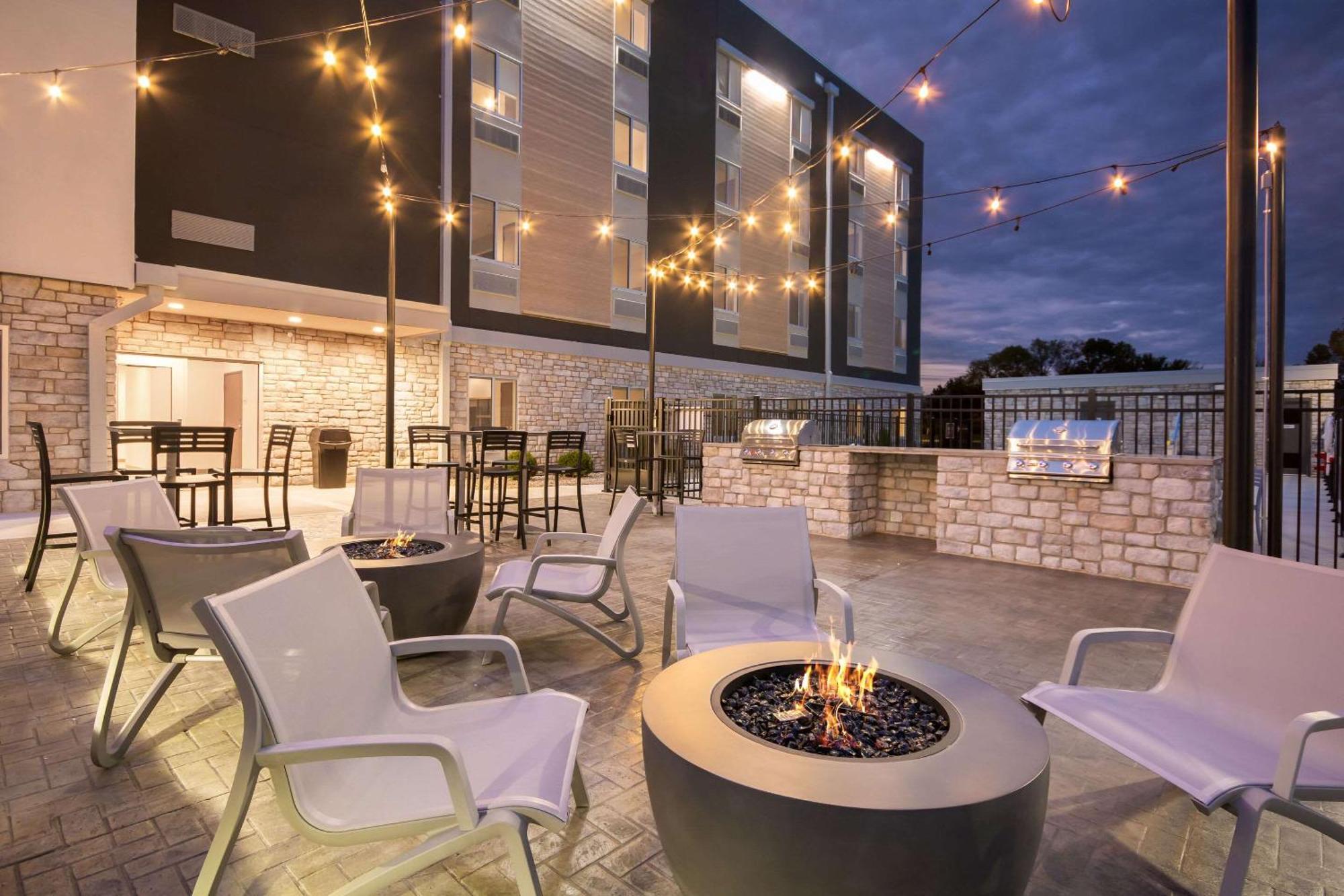 Everhome Suites Lexington - Horse Park Luaran gambar