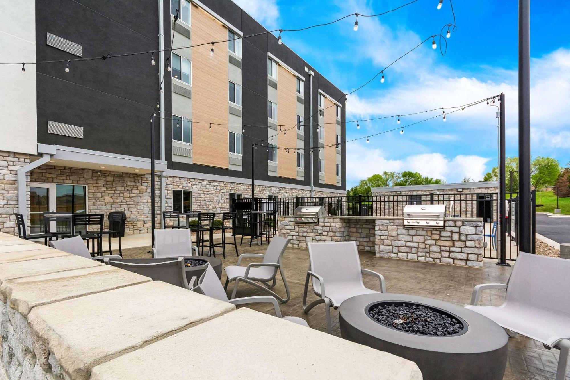 Everhome Suites Lexington - Horse Park Luaran gambar